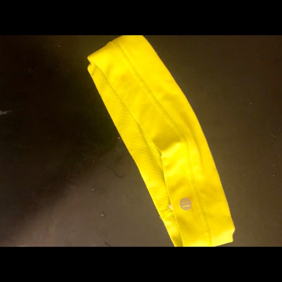 Lululemon lime green headband - Picture 2 of 4
